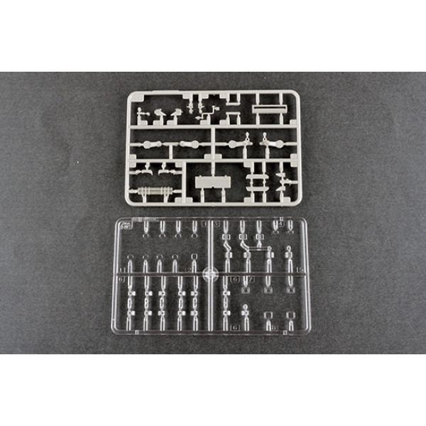 Tank  Russian T-80U MBT  1/35 Trumpeter 09525