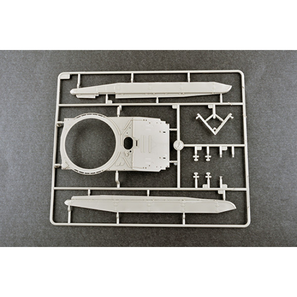 Радянський танк T-72A (зразка 1983 г.) 1/35 Trumpeter 09547