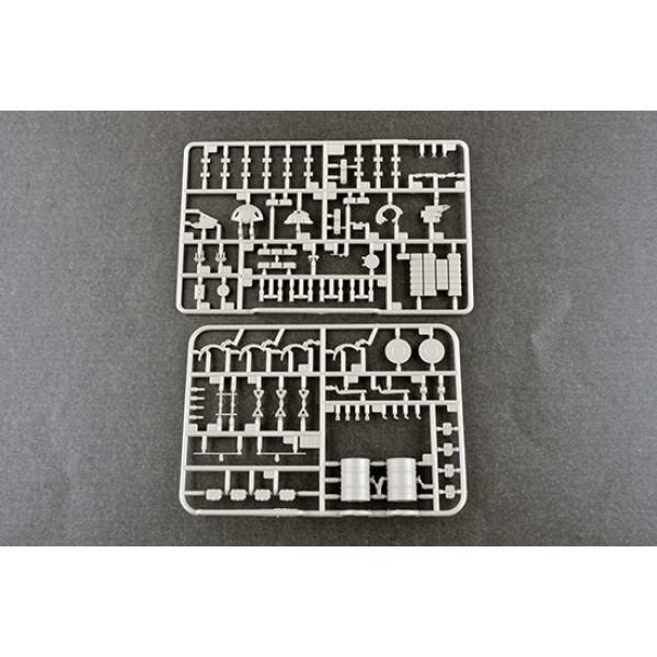 Радянський танк T-72A (зразка 1983 г.) 1/35 Trumpeter 09547
