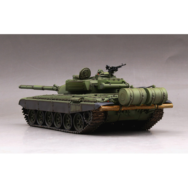 Радянський танк T-72A (зразка 1983 г.) 1/35 Trumpeter 09547