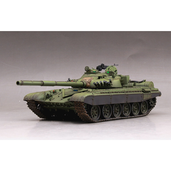 Радянський танк T-72A (зразка 1983 г.) 1/35 Trumpeter 09547