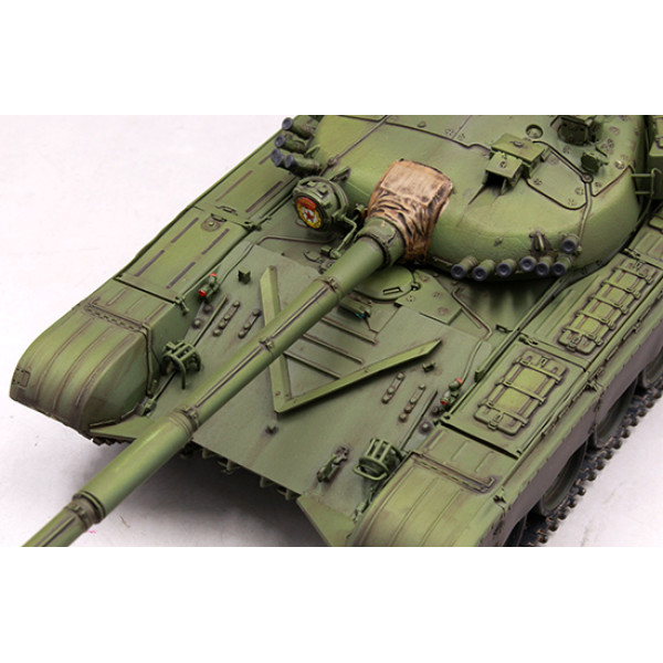 Радянський танк T-72A (зразка 1983 г.) 1/35 Trumpeter 09547