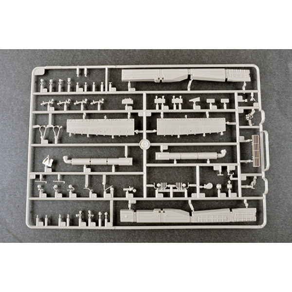 Російський основний танк T-80УЕ-1 MBT 1/35 Trumpeter 09579