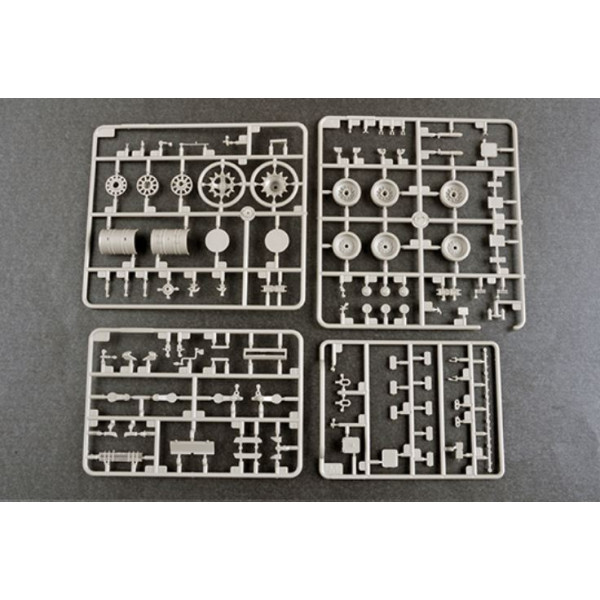 Російський танк Т-80БВМ 1/35 Trumpeter 09587