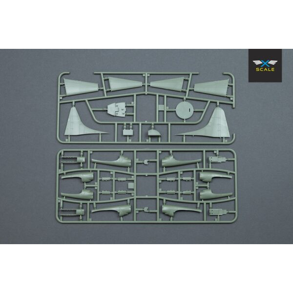Passenger airliner L-188A Electra II 1/144 X-Scale 144005