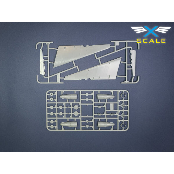 Passenger airliner DC-8-61 United Airlines 1/144 X-Scale 144010