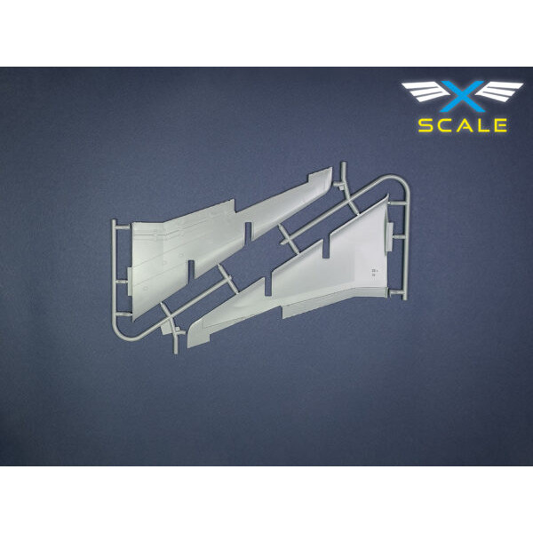 Passenger airliner DC-8-61 United Airlines 1/144 X-Scale 144010